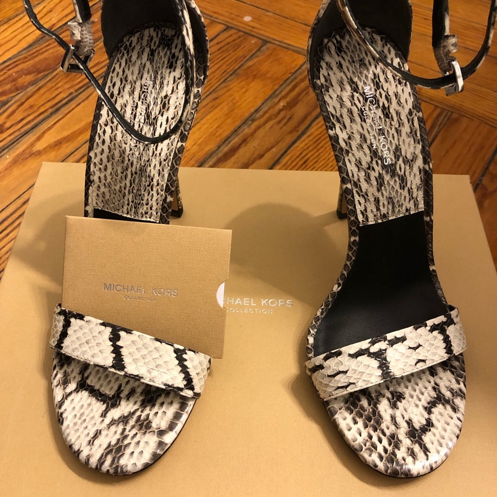 ✨Michael Kors Brand New Jacqueline 🐍 Sandal✨